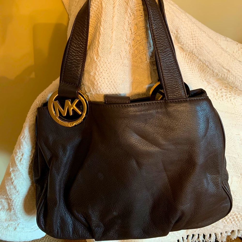 Michael Kors Leather Shoulder Bag.